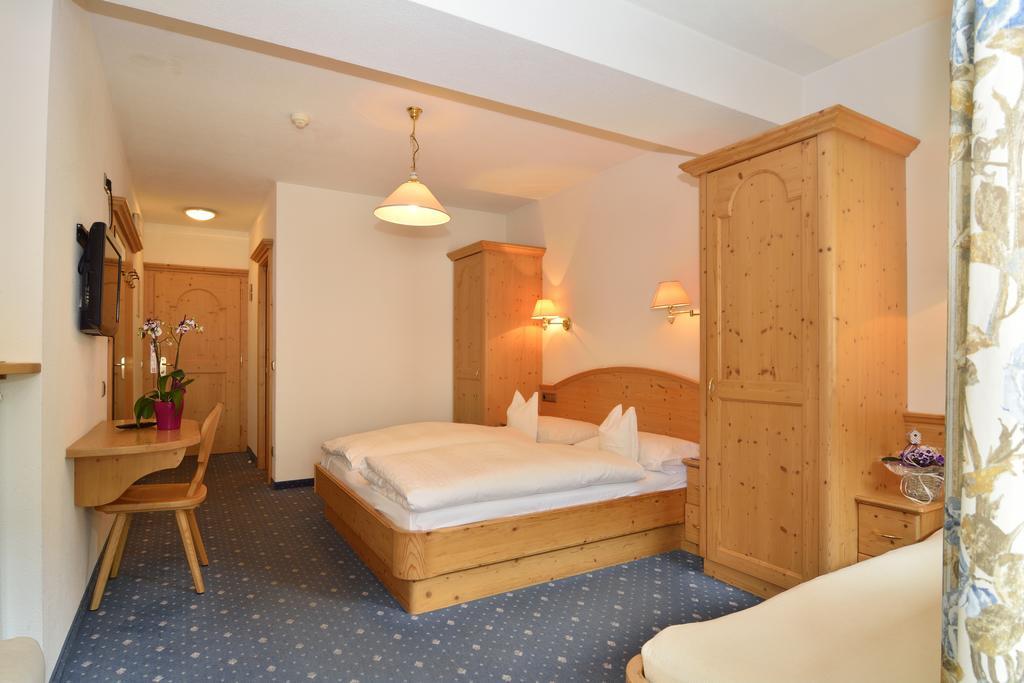 Hotel Silvana 塞尔瓦迪加尔代纳山谷 客房 照片