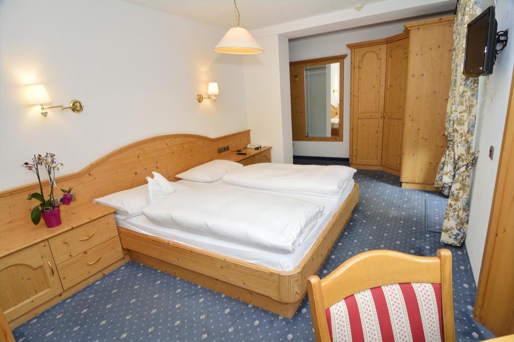 Hotel Silvana 塞尔瓦迪加尔代纳山谷 外观 照片