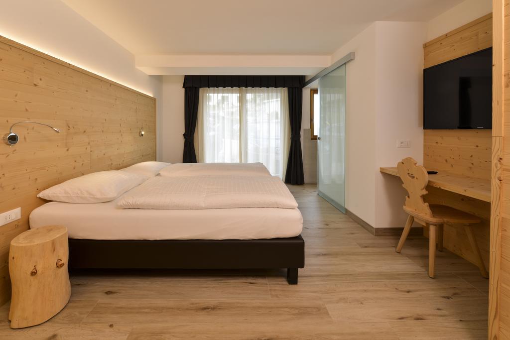 Hotel Silvana 塞尔瓦迪加尔代纳山谷 外观 照片